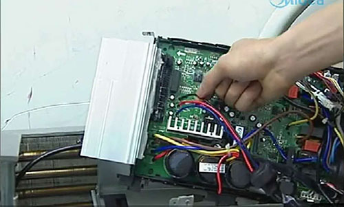 义乌美的空调电话是多少